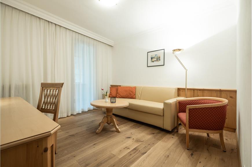 The living room of the Suite South+