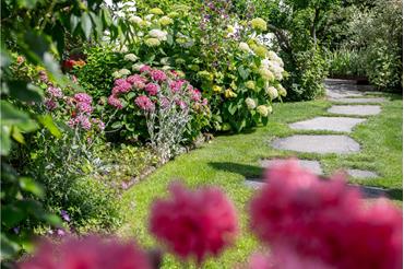 Rose garden Hotel Sand