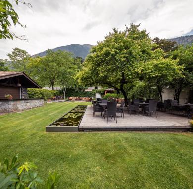 Giardino con terrazza