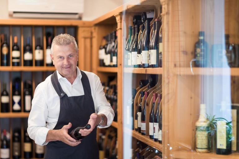 The landlord and his wine