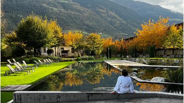 La nostra piscina esterna in autunno