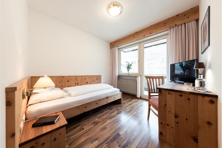 Single room with a balcony